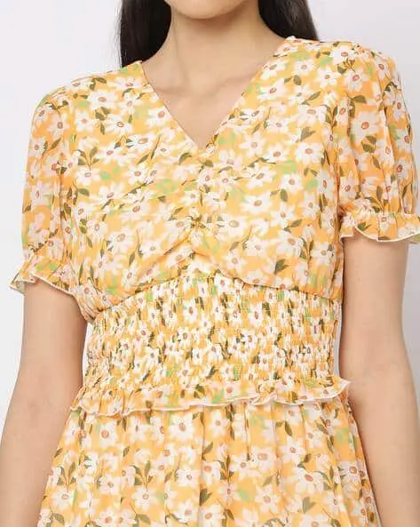 -473Wx593H-443001309-mustard-MODEL3.webp