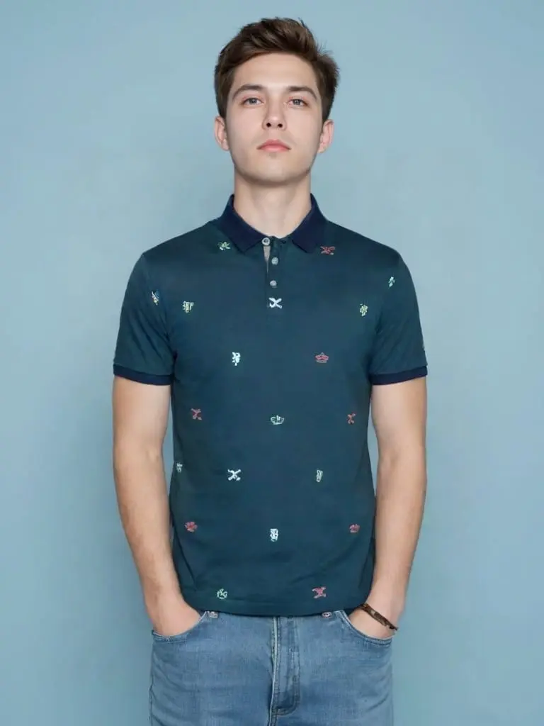 Men’s Green T-Shirt – Crown & Skull Pattern, Slim Fit Casual Wear