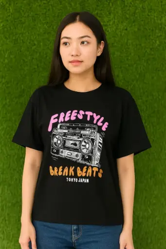 Freestyle Boom Women's Graphic T-Shirt – Vintage Boombox Print, Casual Streetwear Tee, Black Cotton